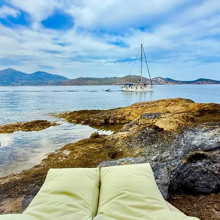 Utopia Boutique On-in The Water Between 2 Seas Ideal 5 People *