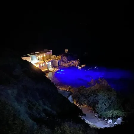 Βίλα Utopia Boutique On-in The Water Between 2 Seas Ideal 5 People Πλάκα Μήλου