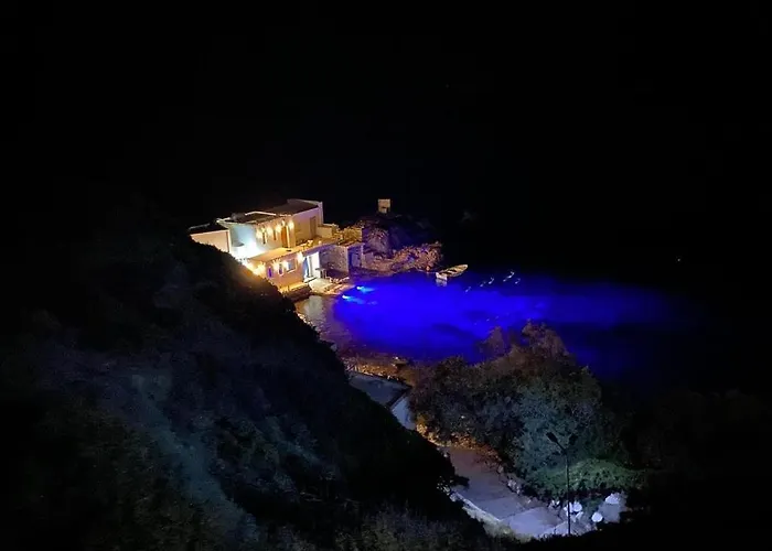 Villa Utopia Boutique On-in The Water Between 2 Seas Ideal 5 People Plaka (Milos)