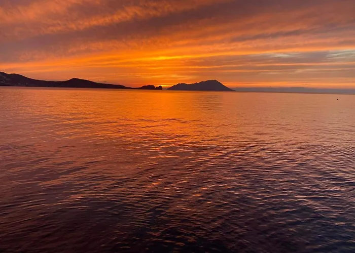 Utopia Boutique On-in The Water Between 2 Seas Ideal 5 People Villa